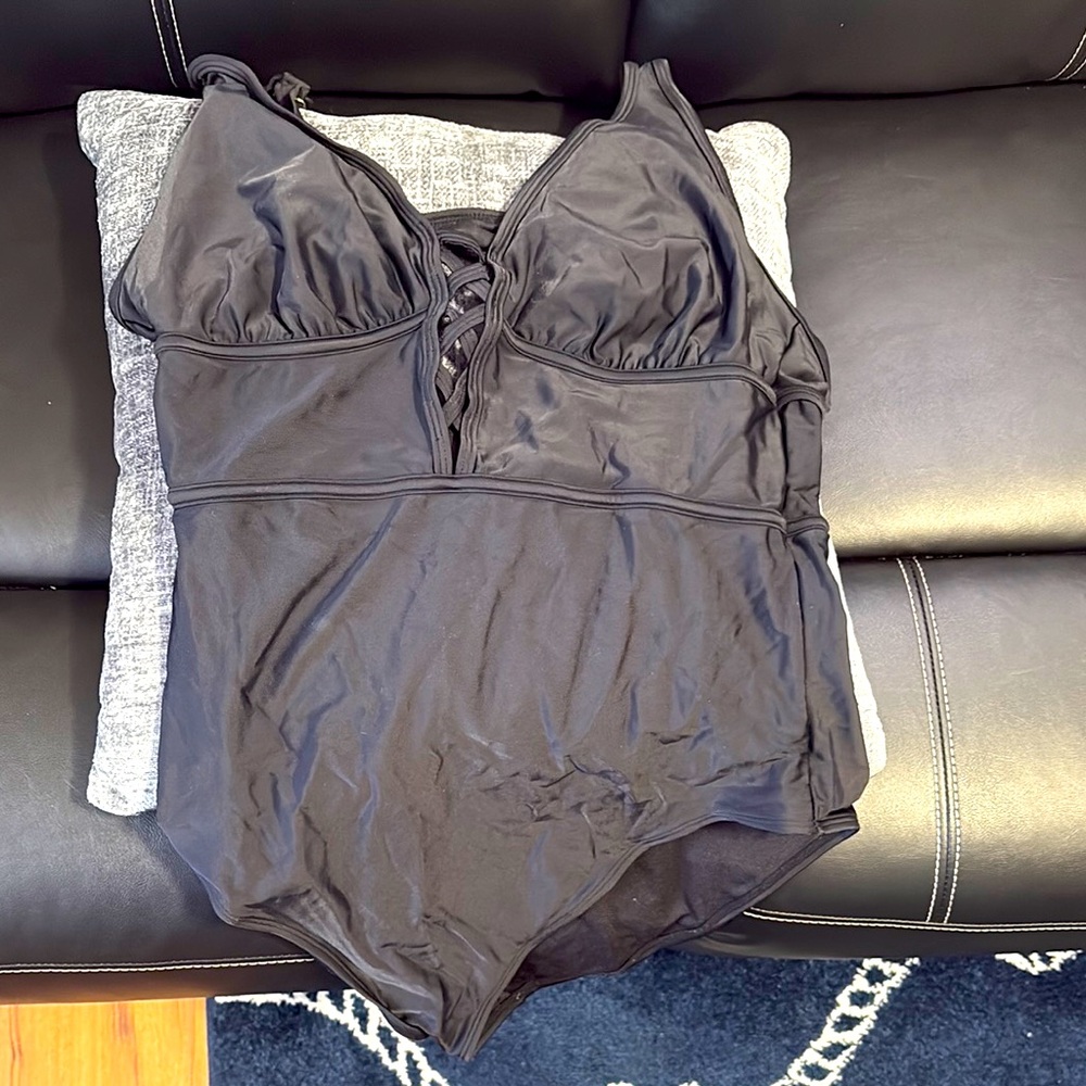 Black adore me 1x women’s one piece bathing suit